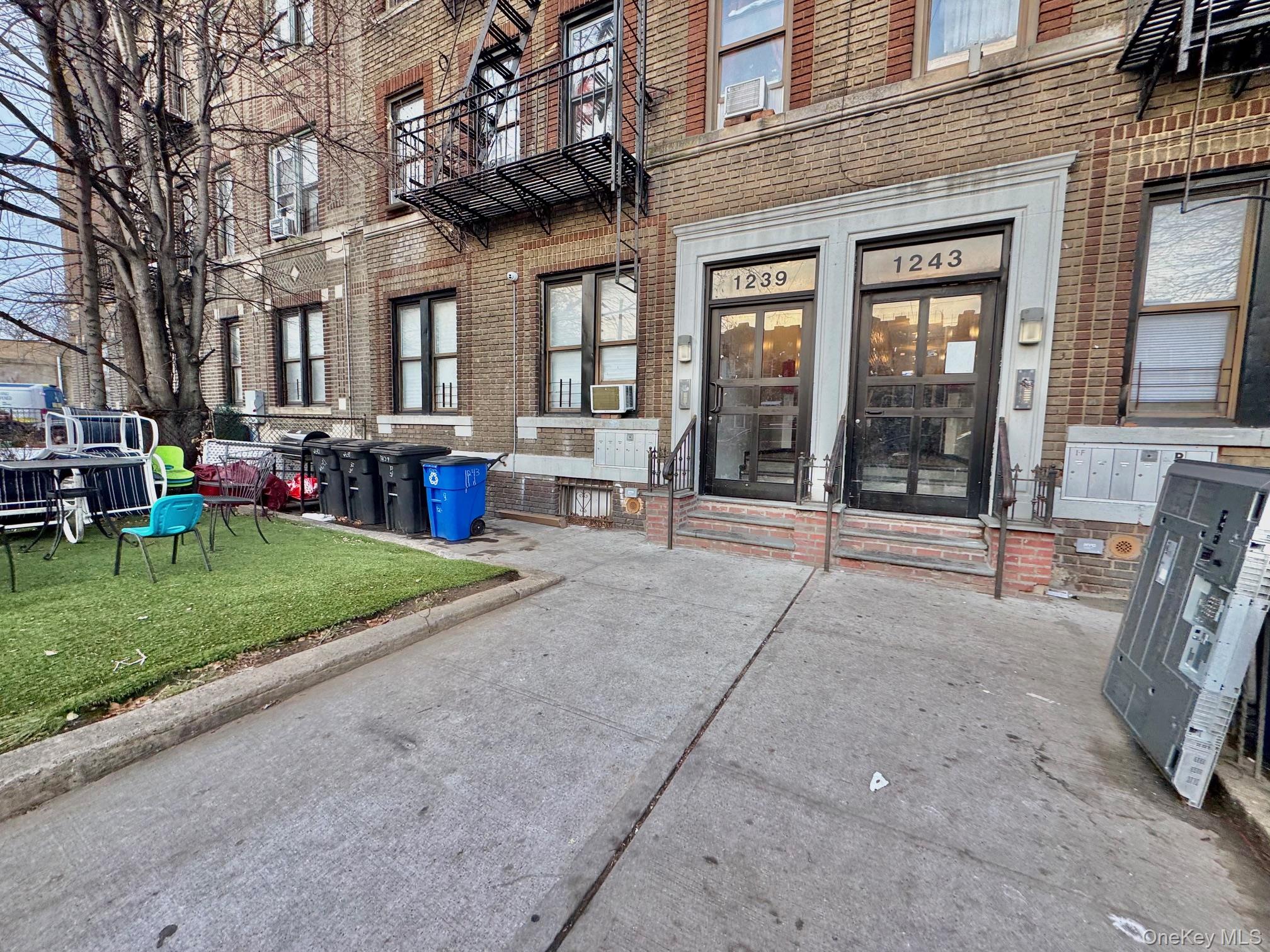 159 Tehama 1239-1243 36th Street Street