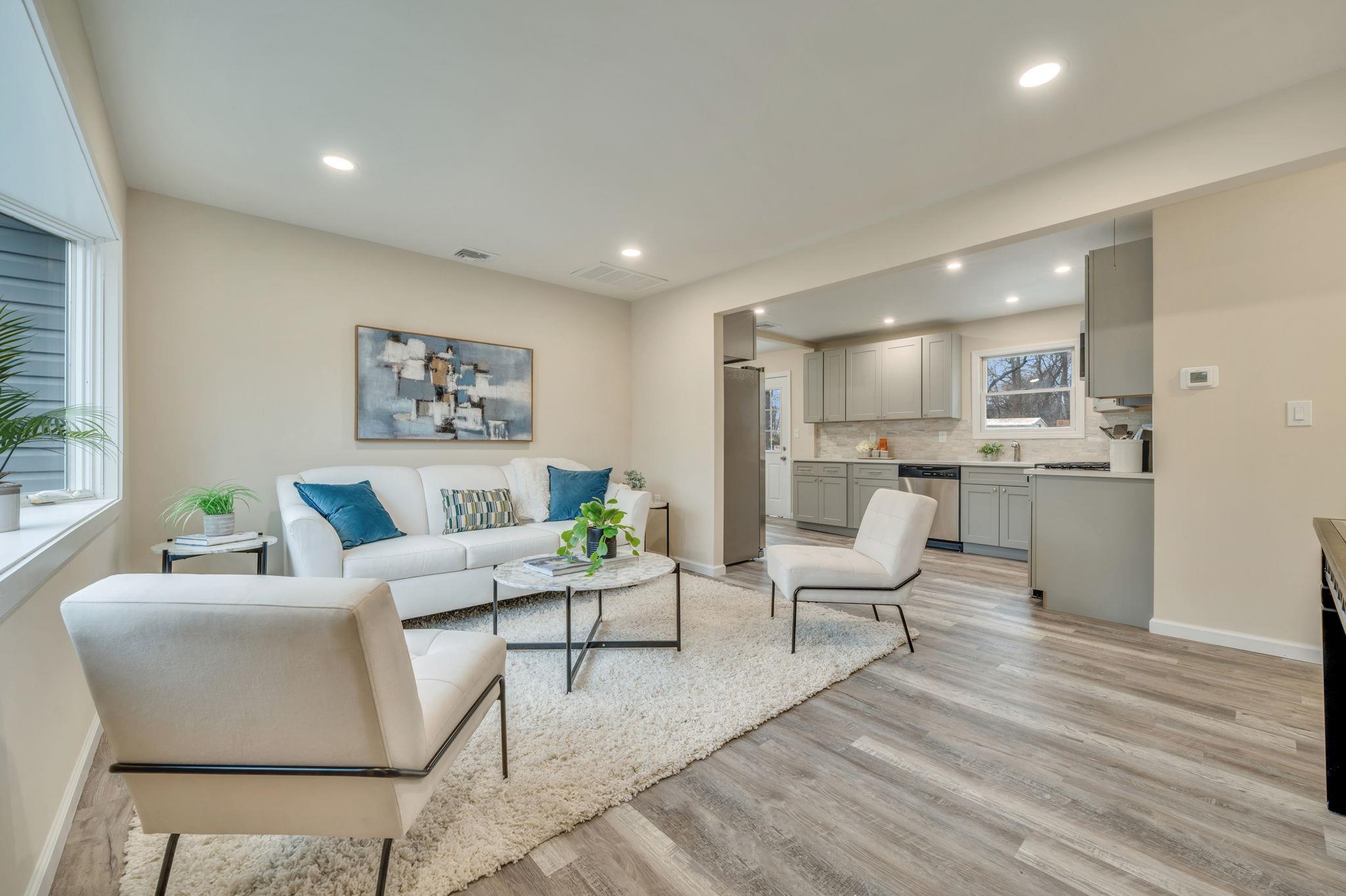 17 20th Avenue, Bay Shore, New York image 6