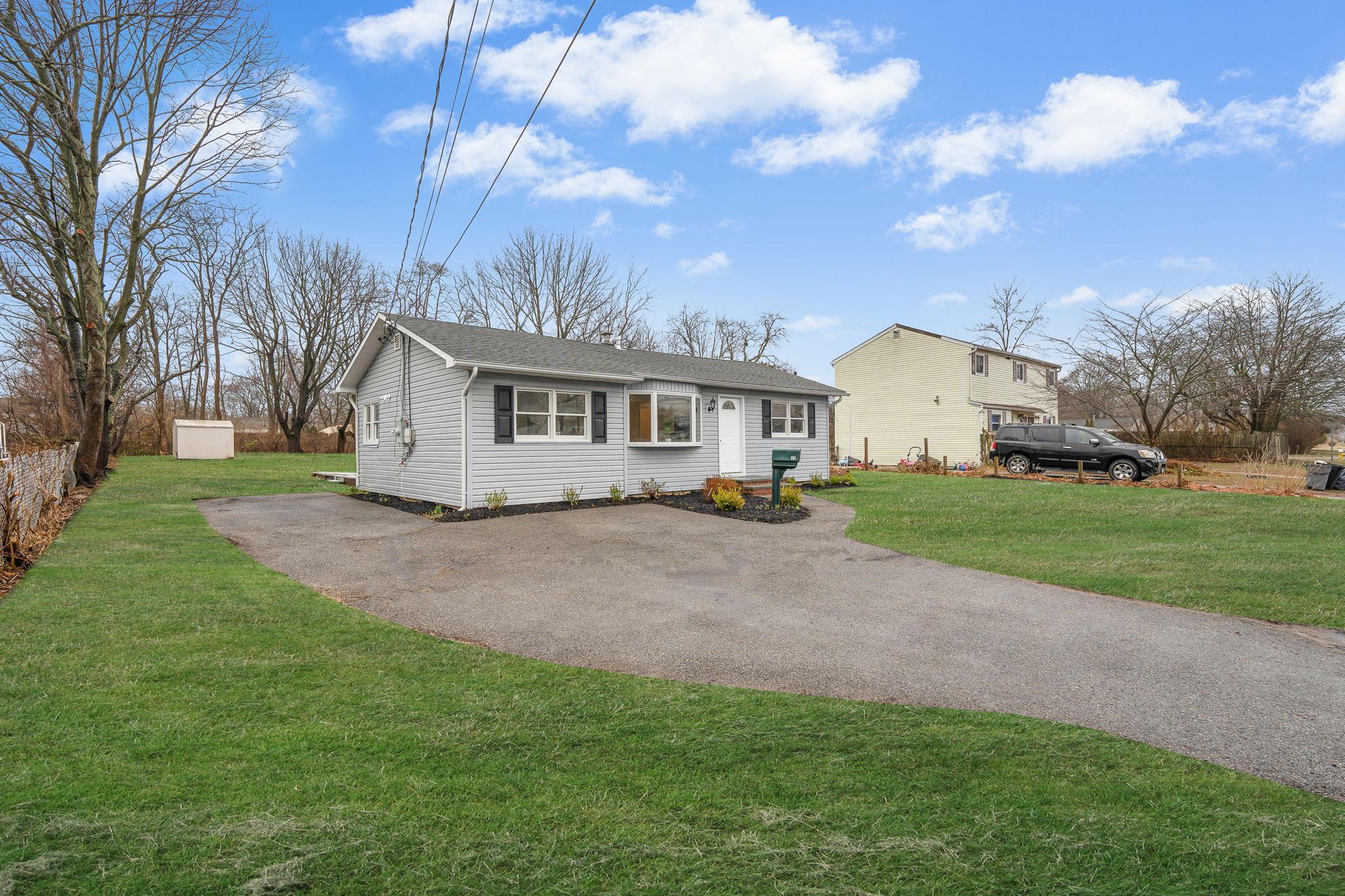17 20th Avenue, Bay Shore, New York image 2