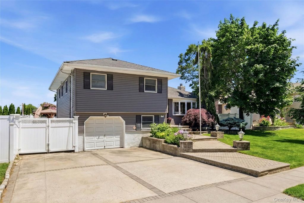 Photo of 453 2nd Avenue, Massapequa Park, NY 11762 (MLS # 1009951)