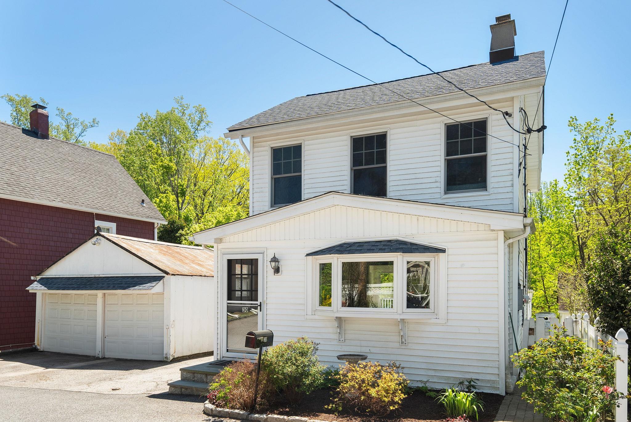30 Requa Street, Briarcliff Manor, Florida image 1