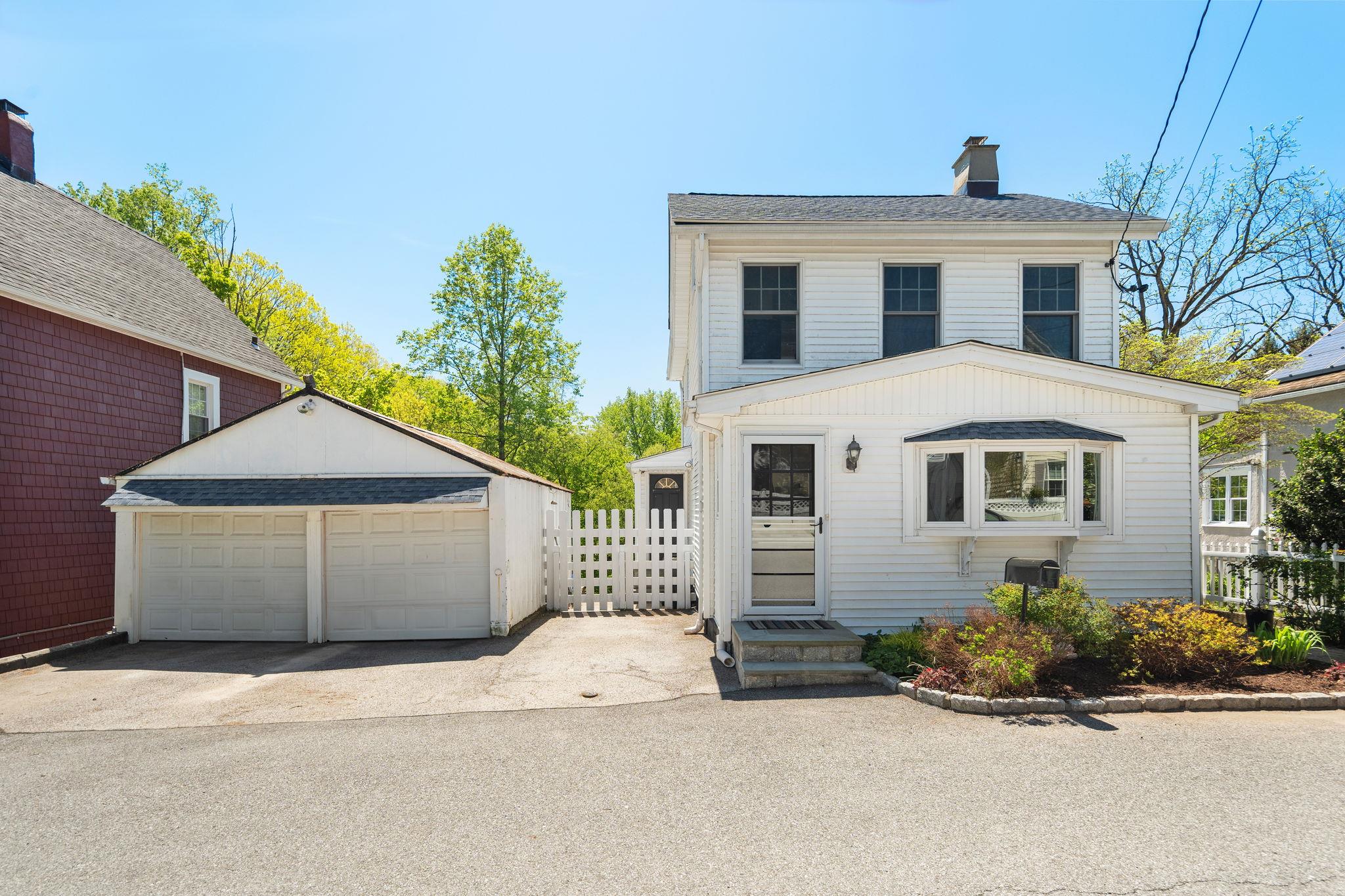 30 Requa Street, Briarcliff Manor, Florida image 2