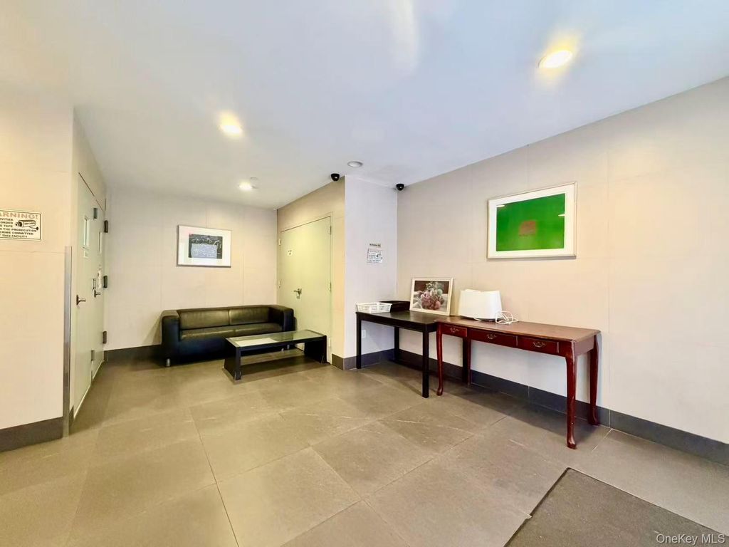 Photo of 91-06 Whitney Avenue #4B, Elmhurst, NY 11373 (MLS # 996117)