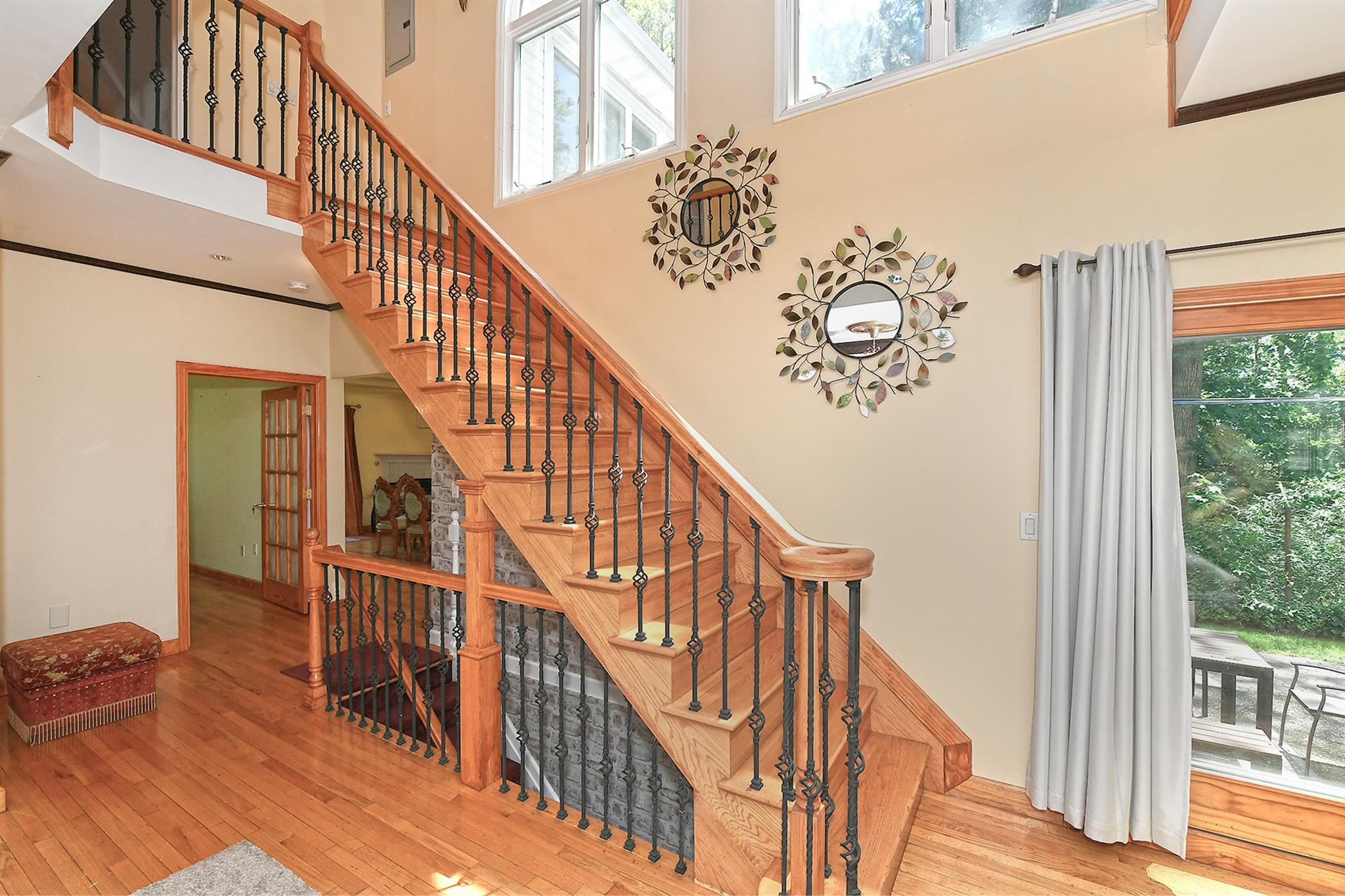 2 Sandy Court, Garden City, New York image 19