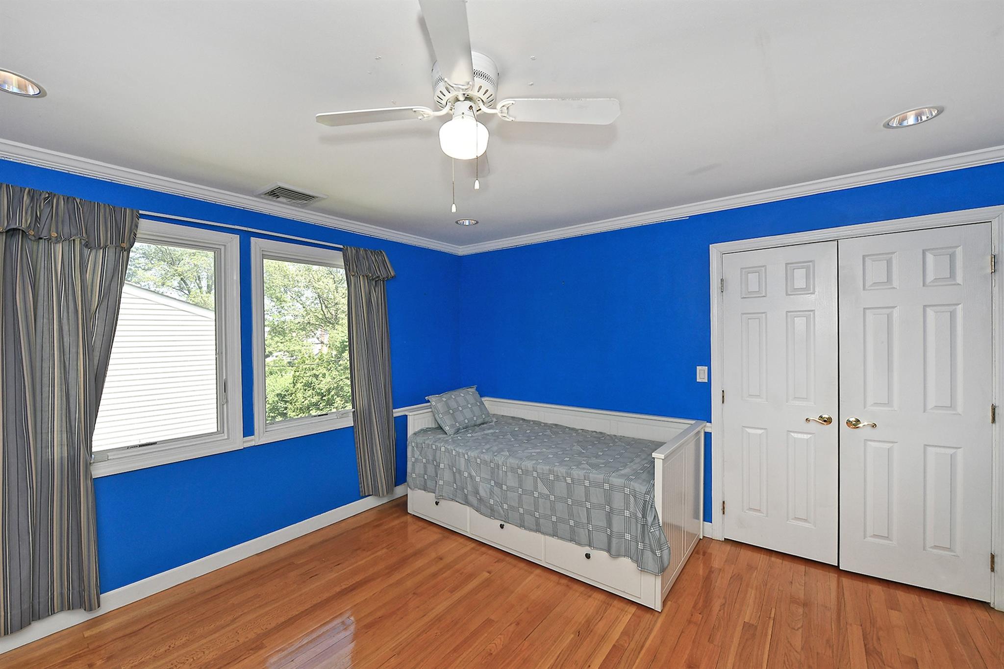 2 Sandy Court, Garden City, New York image 25
