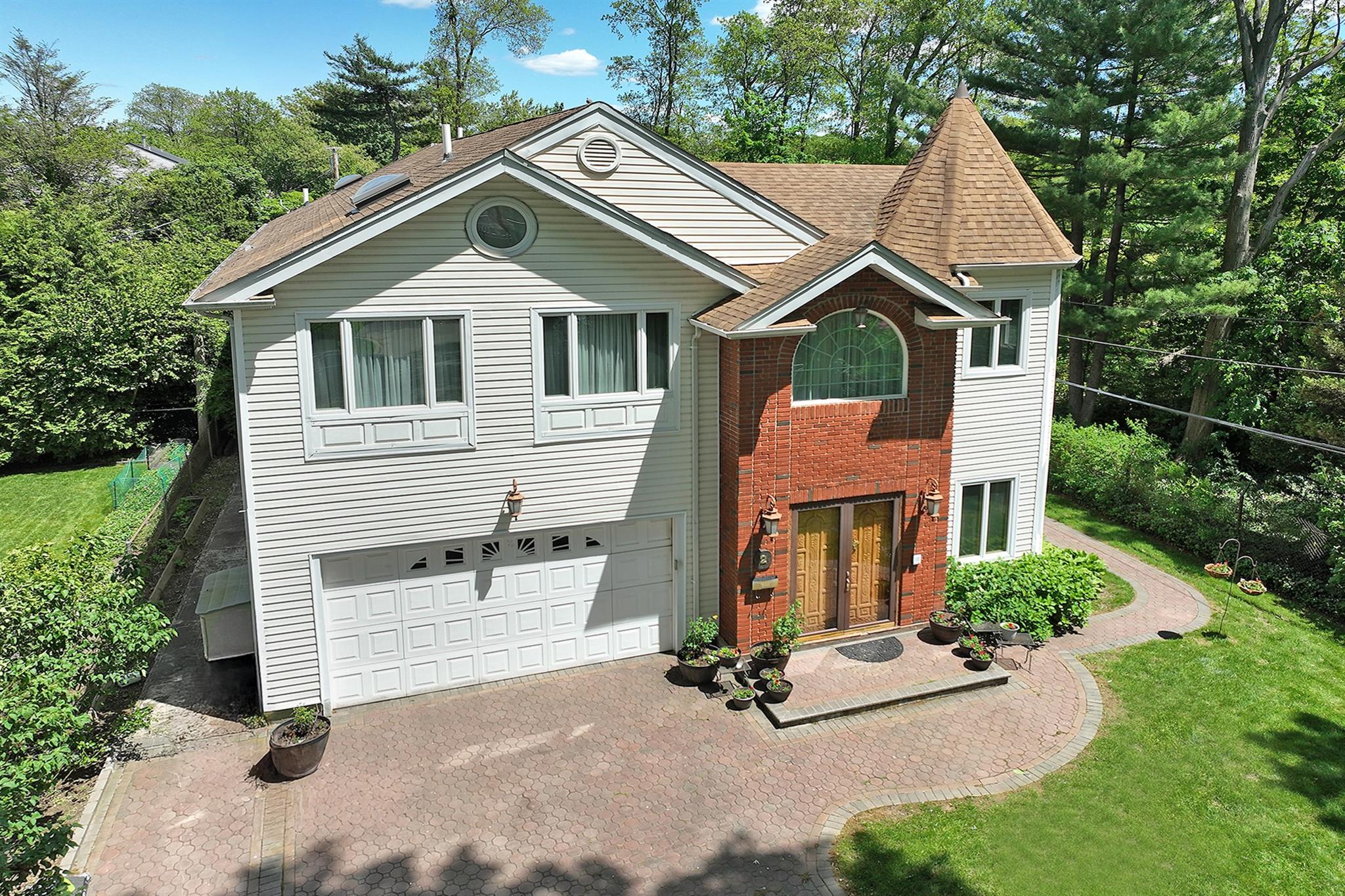 2 Sandy Court
