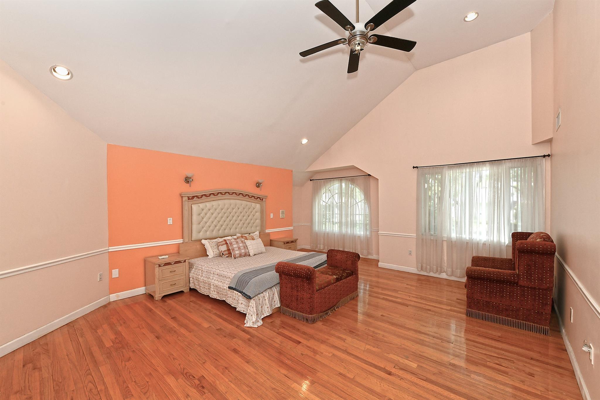 2 Sandy Court, Garden City, New York image 23