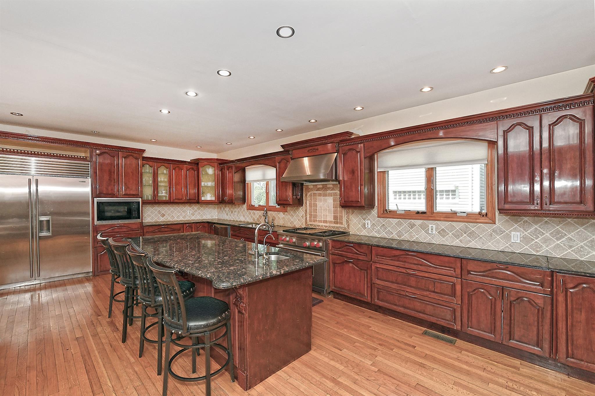 2 Sandy Court, Garden City, New York image 11