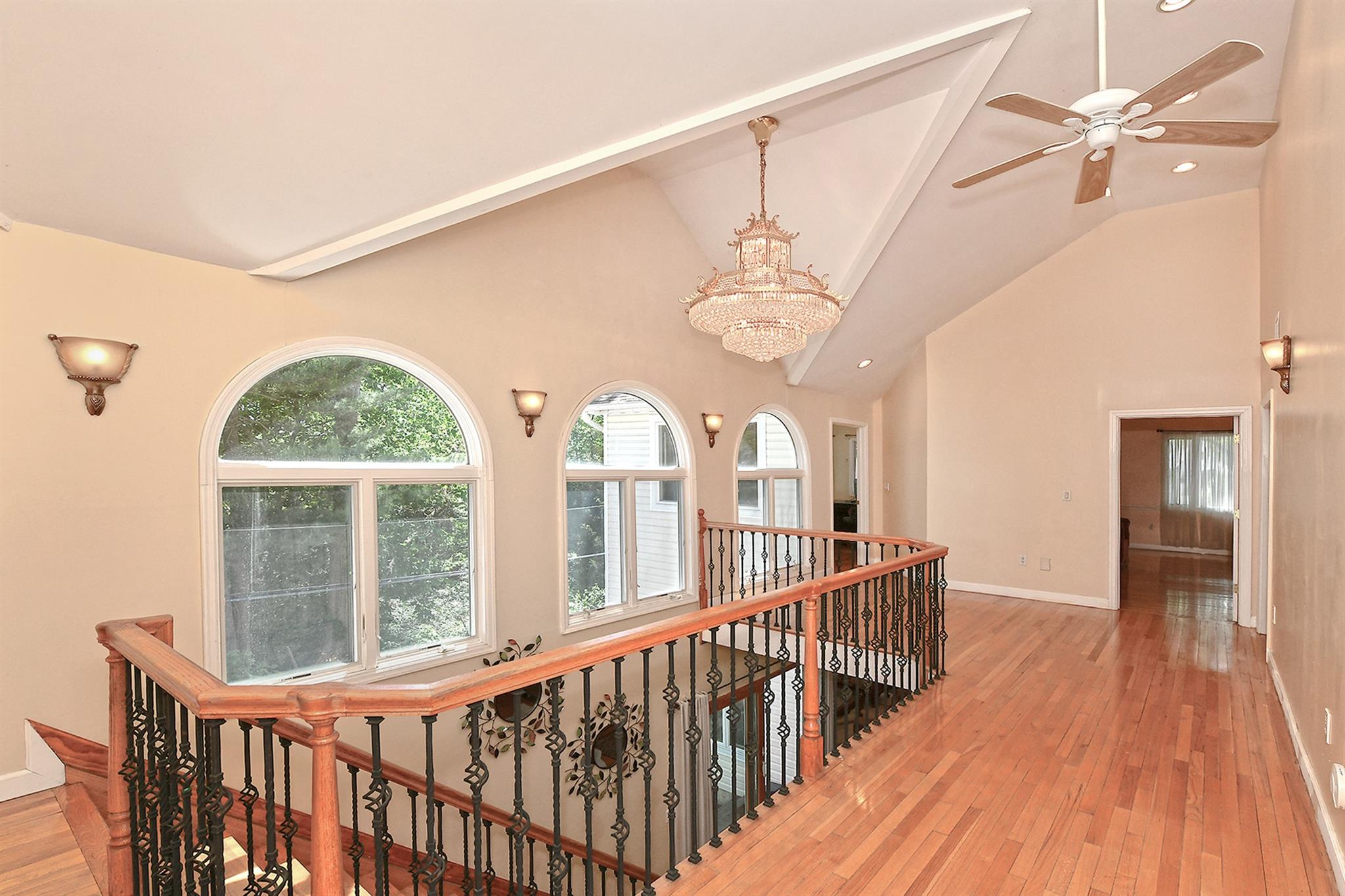 2 Sandy Court, Garden City, New York image 29