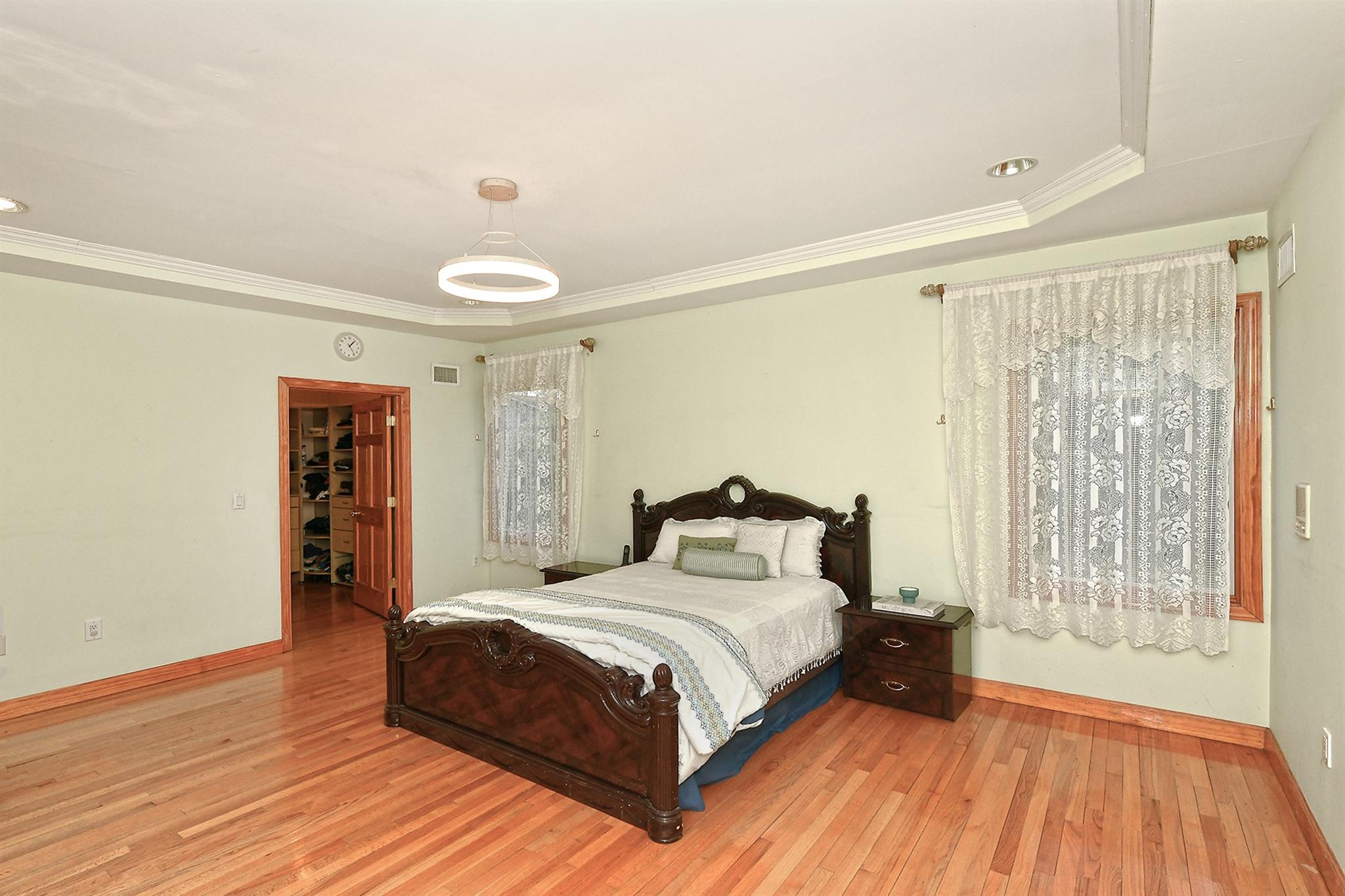 2 Sandy Court, Garden City, New York image 16