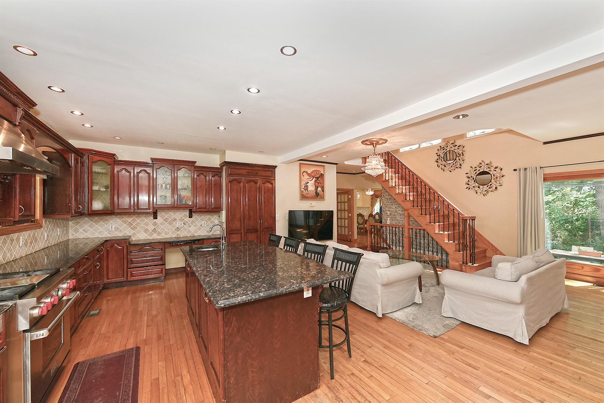 2 Sandy Court, Garden City, New York image 12