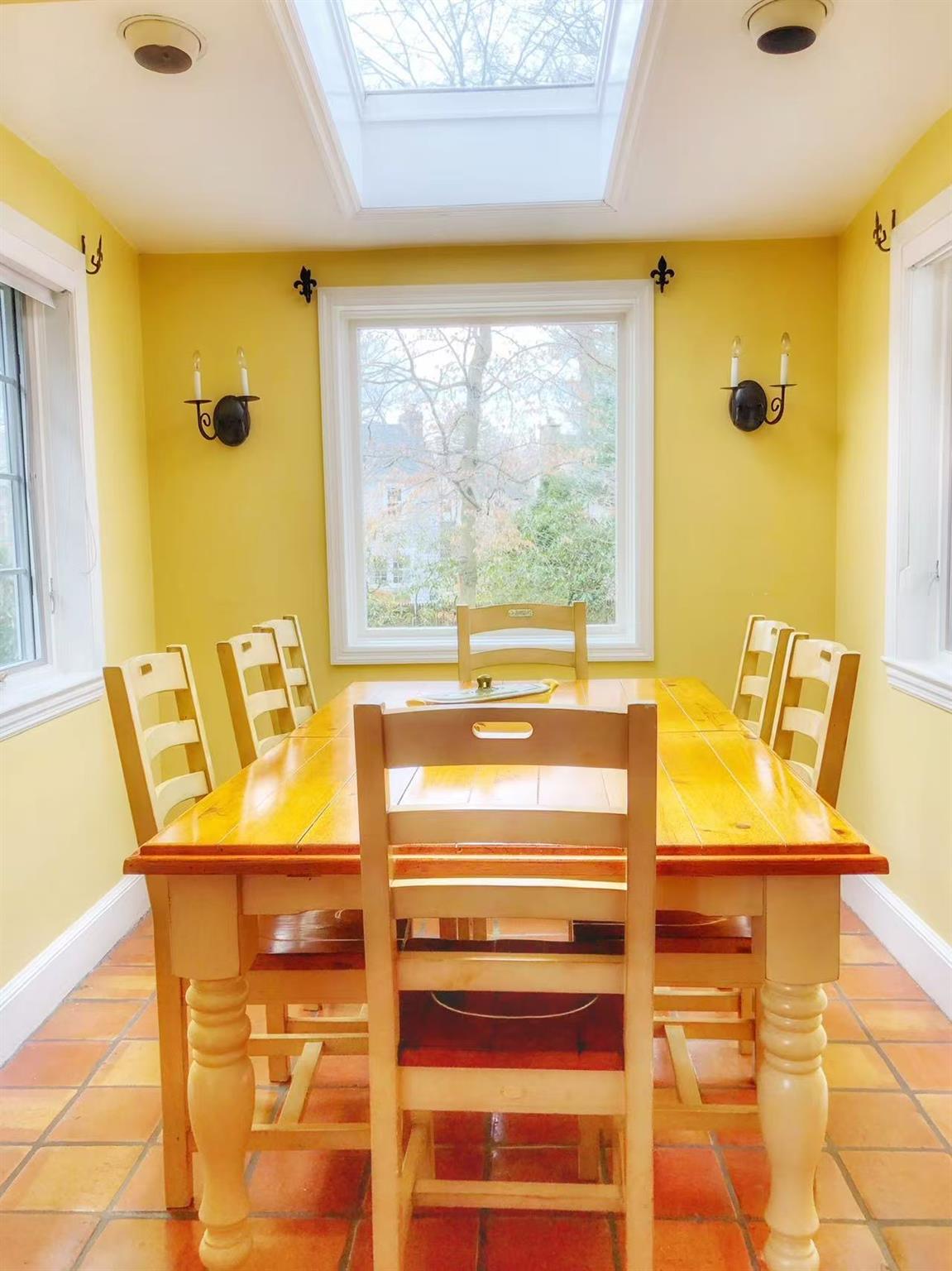 8 Southwoods Lane