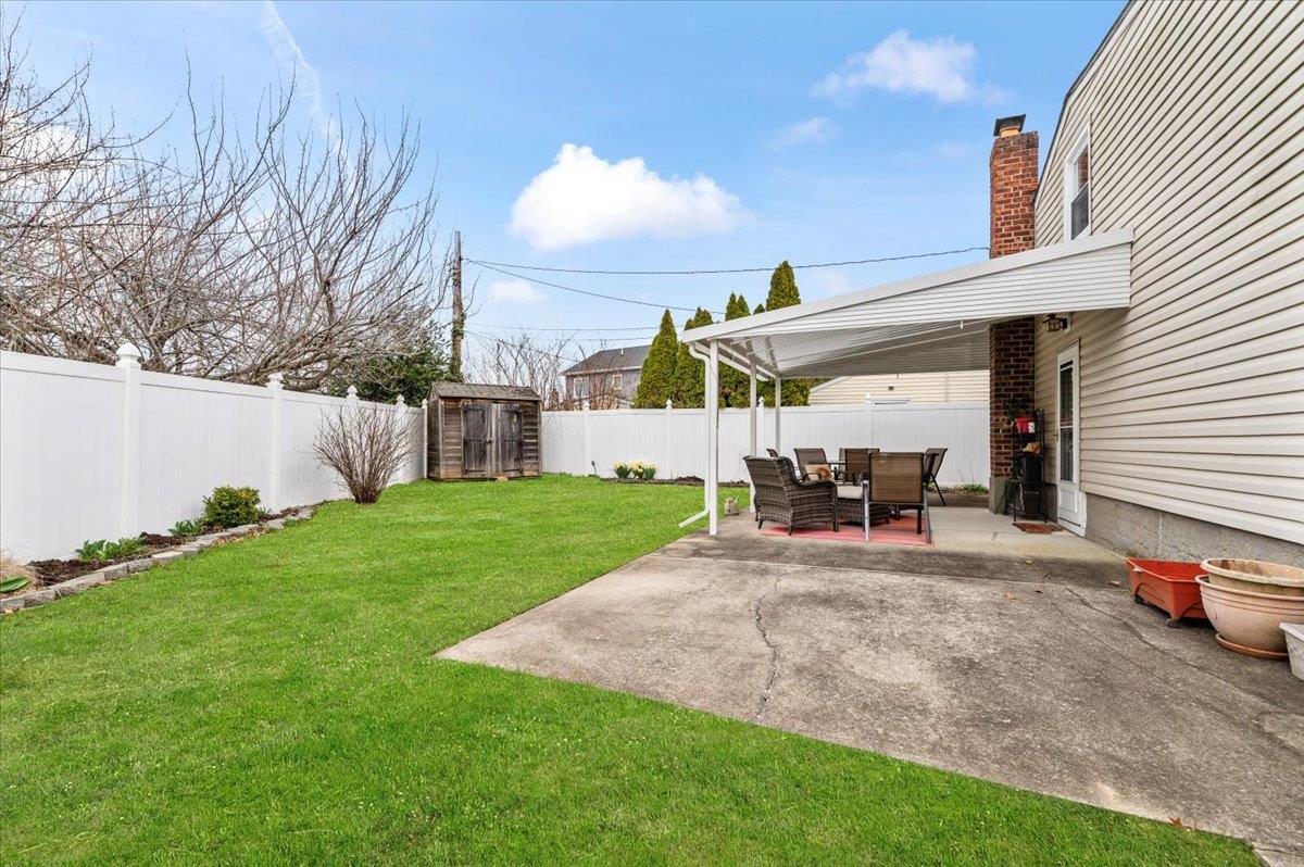 8 Pintle Court, Hicksville, New York image 24