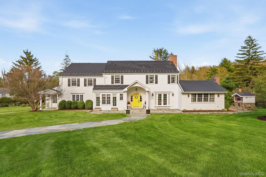 Photo of 14 Annandale Road, Chappaqua, NY 10514 (MLS # 995181)