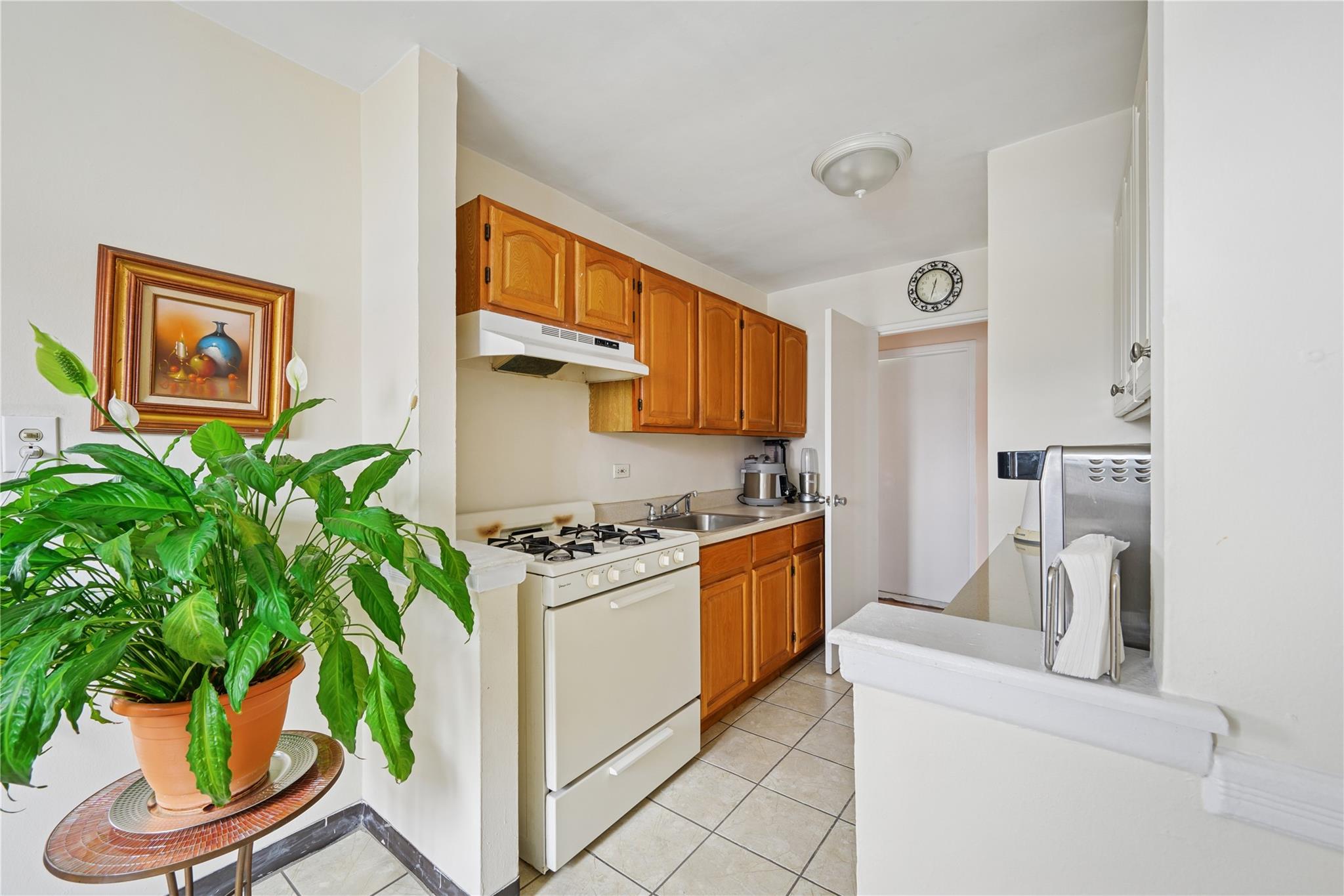 94-30 60 Ave Ave #3H, Elmhurst, New York image 5