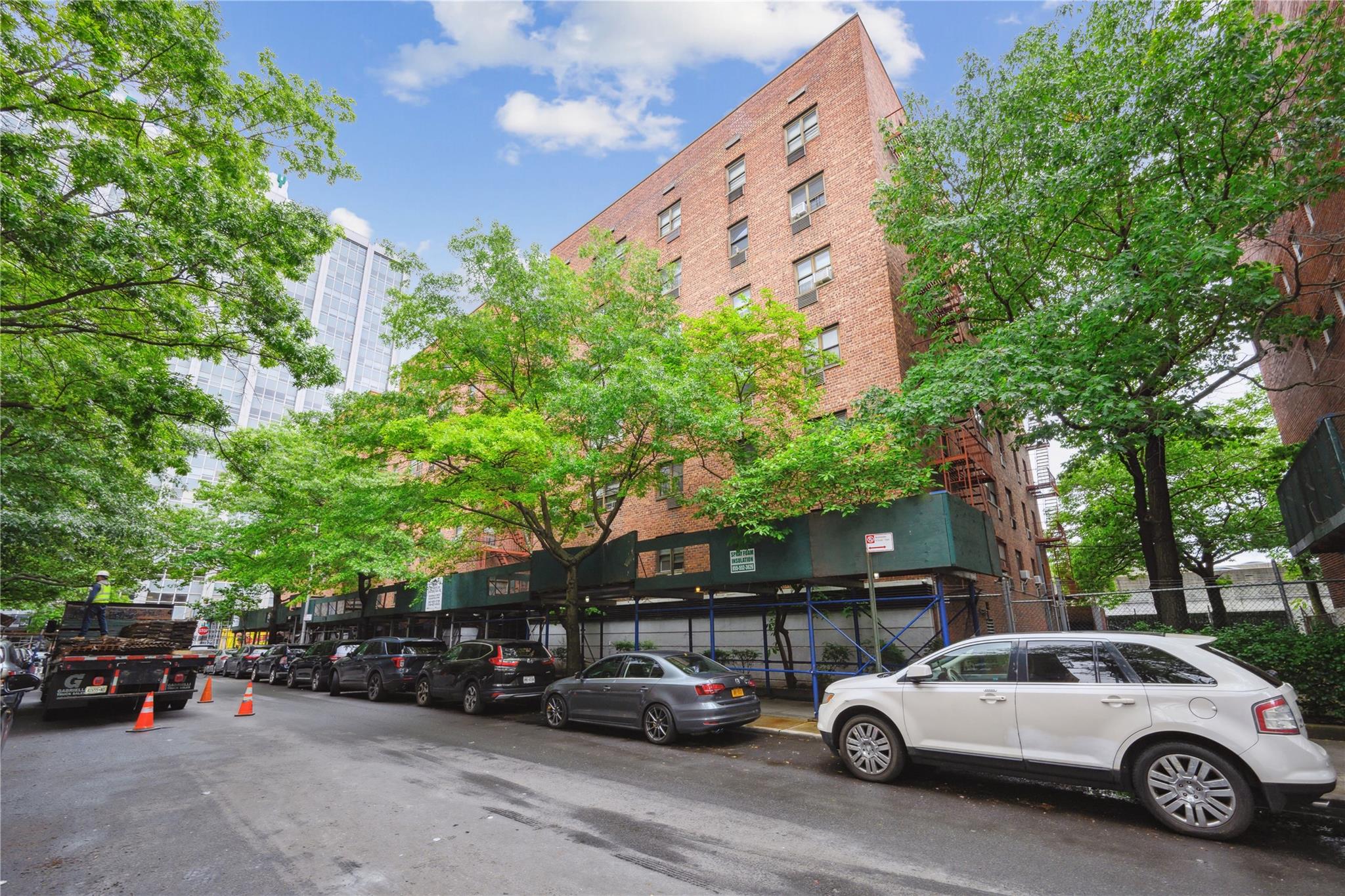 Property for Sale at 60 Ave Ave 3H, Elmhurst, Queens, NY - Bedrooms: 3 
Bathrooms: 2 
Rooms: 6  - $549,999