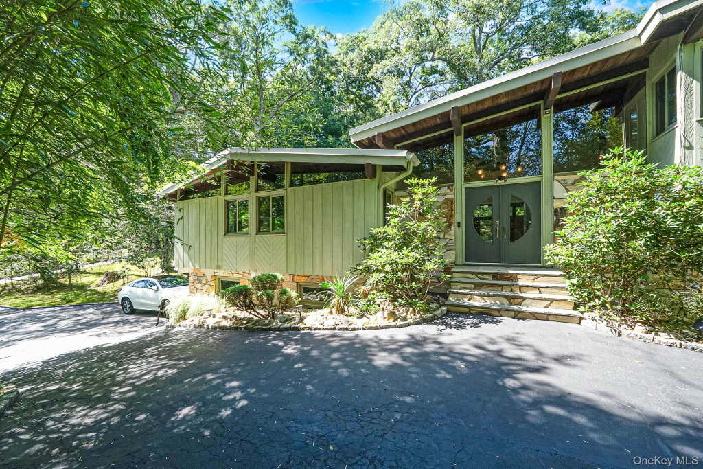 Photo of Smithtown, NY 11787 (MLS # 1041795)