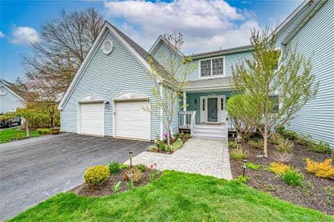 Homes For Sale - 404 Mountain Ridge Drive<br/> Mount Sinai, NY 11766