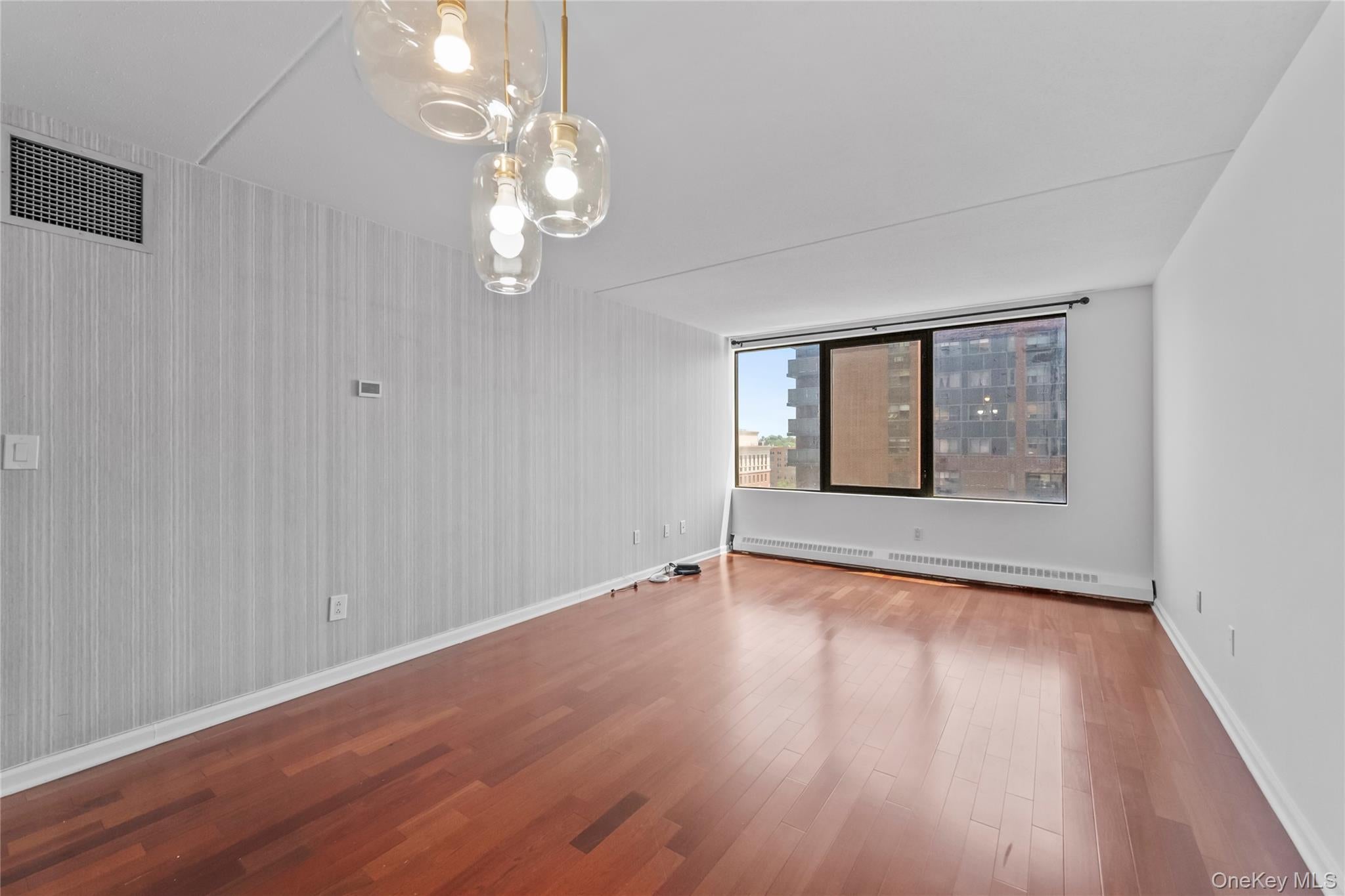 4 Martine Avenue 1109