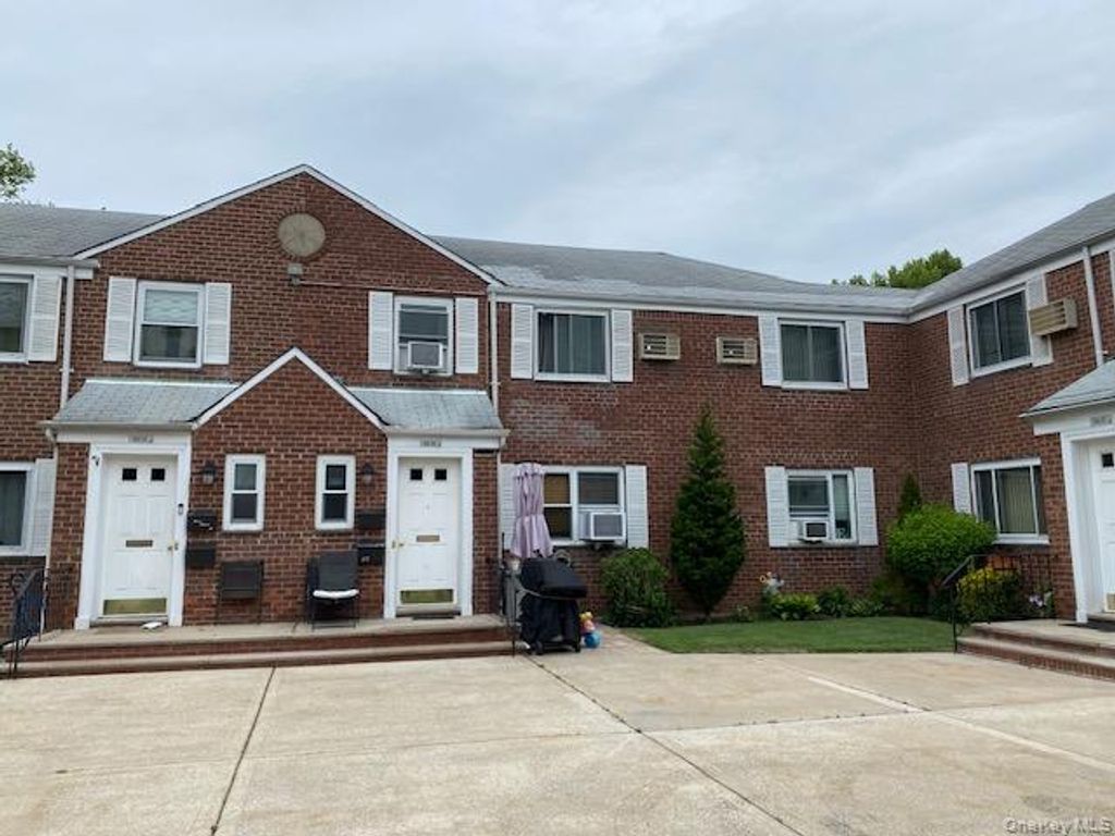 Photo of 254-25 75th Avenue #2nd fl, Glen Oaks, NY 11004 (MLS # 1003749)