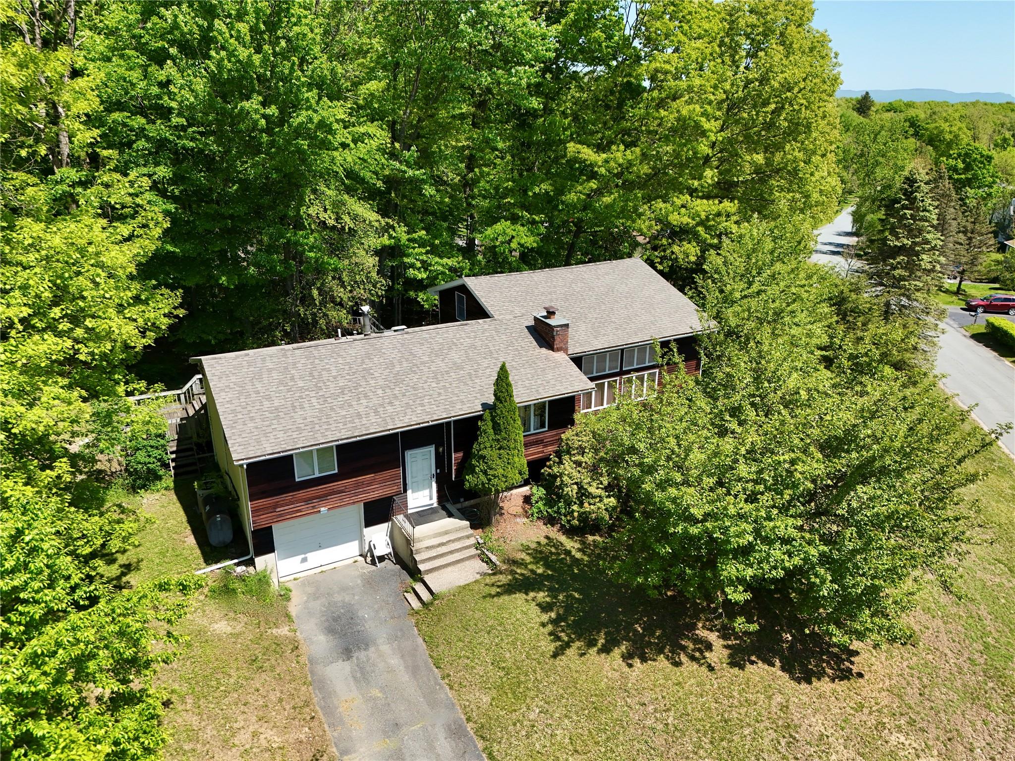 44 Karen Joy Drive, Middletown, New York image 2