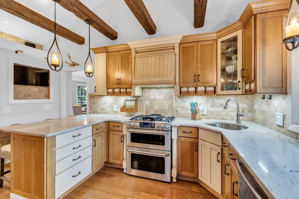 54 Middle Road, Blue Point, New York image 15