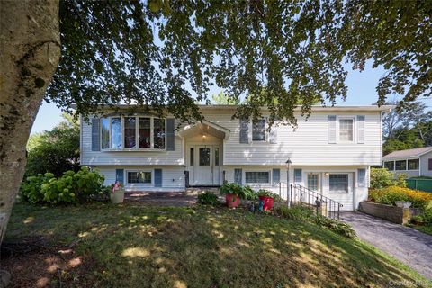 Photo of 12 Dwyer Lane, Wappingers Falls, NY 12590 (MLS # 965509)