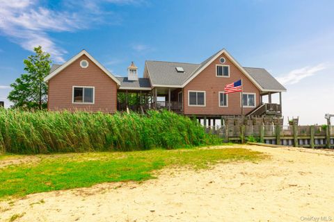 49 Bayview Avenue W Lindenhurst NY 11757