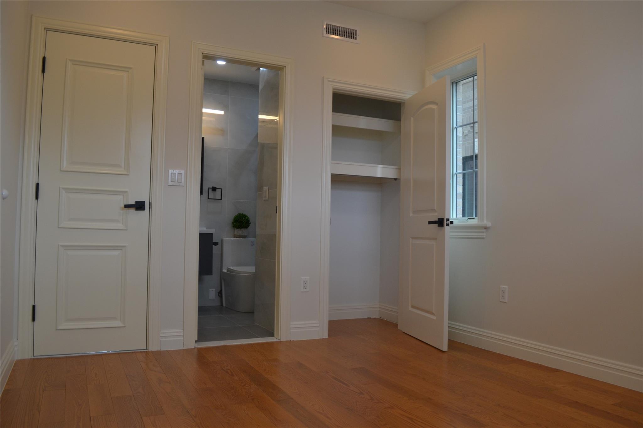 New York, New York 11365, United States, 3 Bedrooms Bedrooms, ,2 BathroomsBathrooms,Residential,Active,88115