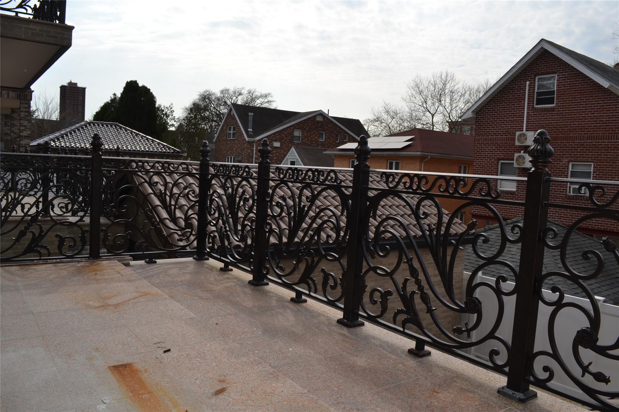 New York, New York 11365, United States, 3 Bedrooms Bedrooms, ,2 BathroomsBathrooms,Residential,Active,88115