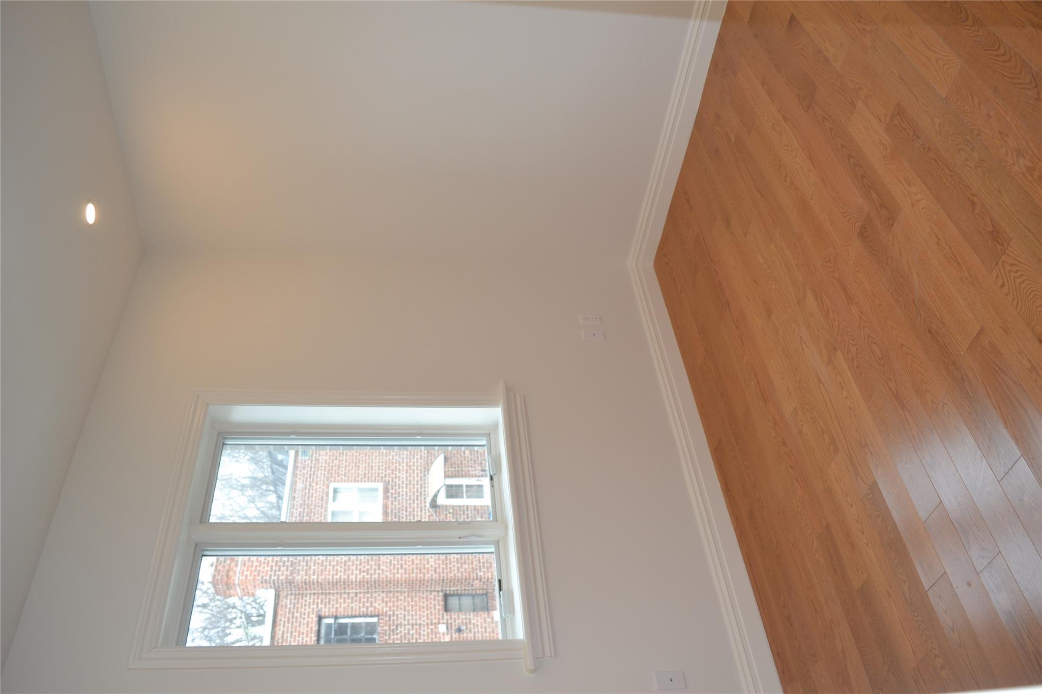 New York, New York 11365, United States, 3 Bedrooms Bedrooms, ,2 BathroomsBathrooms,Residential,Active,88115