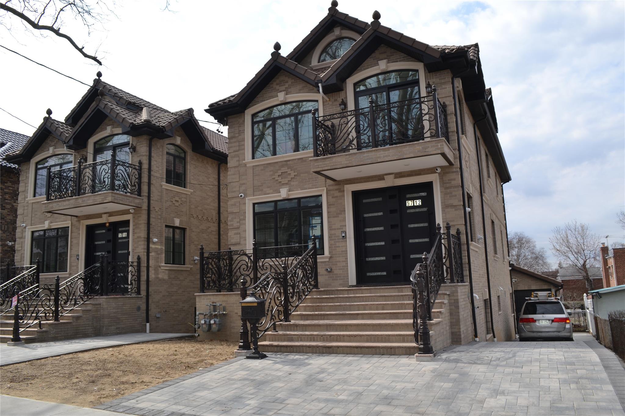 New York, New York 11365, United States, 3 Bedrooms Bedrooms, ,2 BathroomsBathrooms,Residential,Active,88115