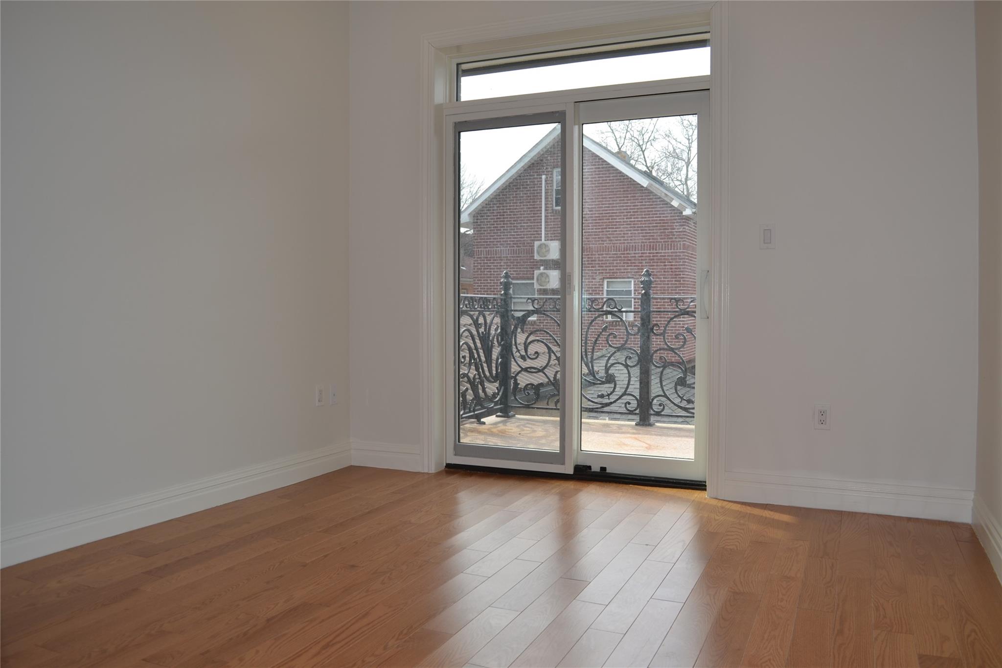 New York, New York 11365, United States, 3 Bedrooms Bedrooms, ,2 BathroomsBathrooms,Residential,Active,88115