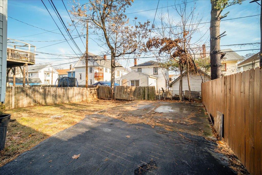 Poughkeepsie, New York 12601, United States, 4 Bedrooms Bedrooms, ,2 BathroomsBathrooms,Residential,Pending,25199