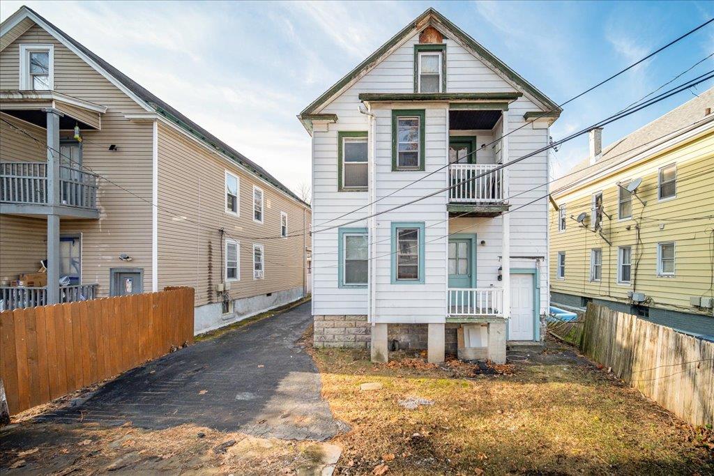 Poughkeepsie, New York 12601, United States, 4 Bedrooms Bedrooms, ,2 BathroomsBathrooms,Residential,Pending,25199