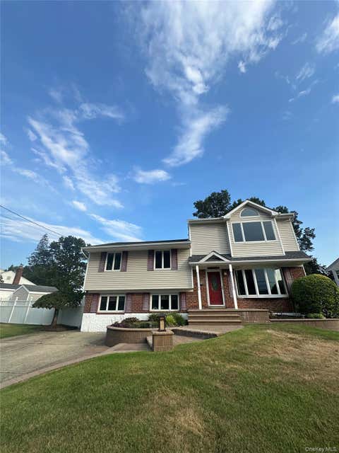 Homes For Rent - 25 Cumberland Road<br/> Jericho, NY 11753