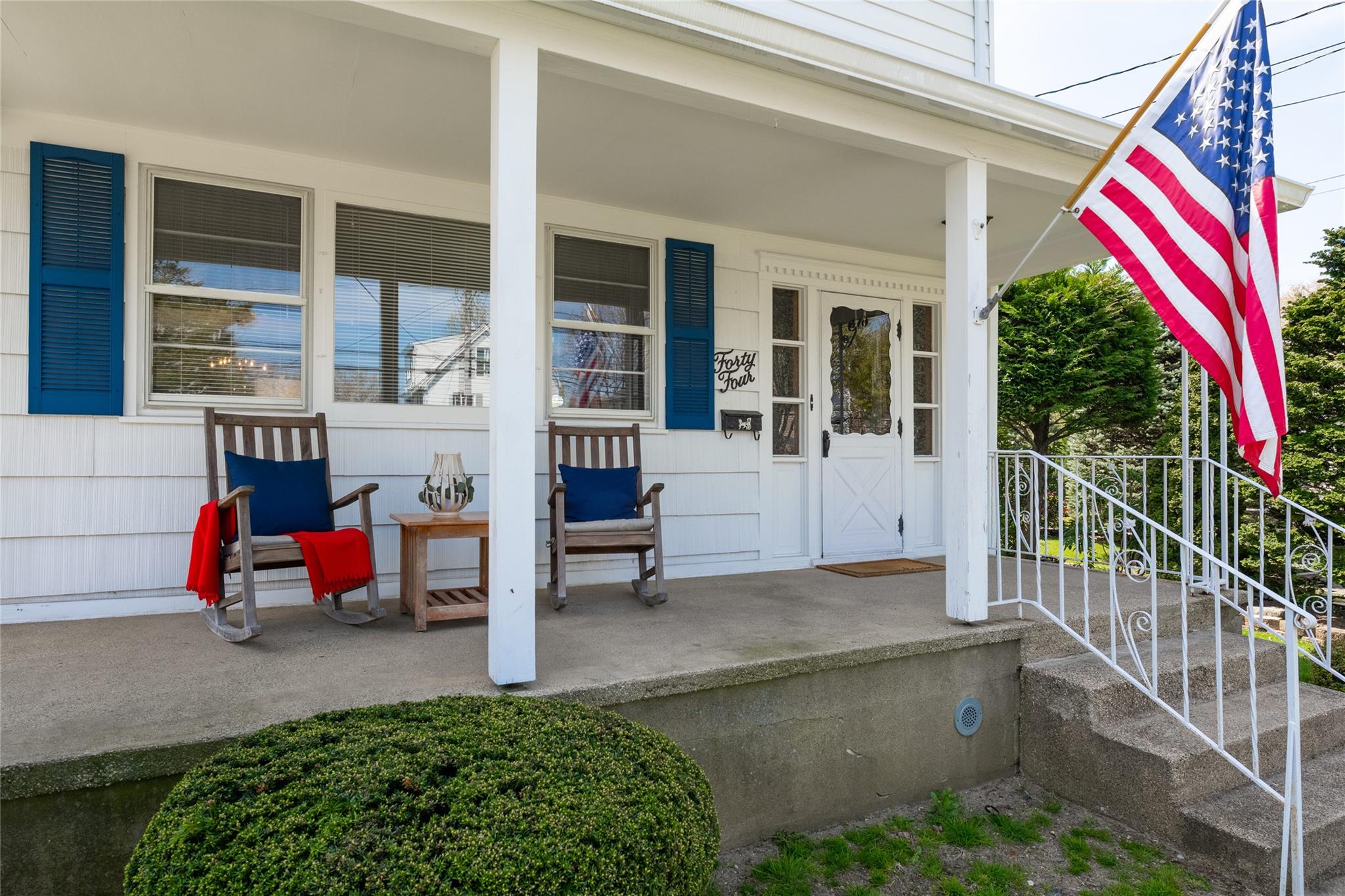 44 Avenue B, Port Washington, New York image 2