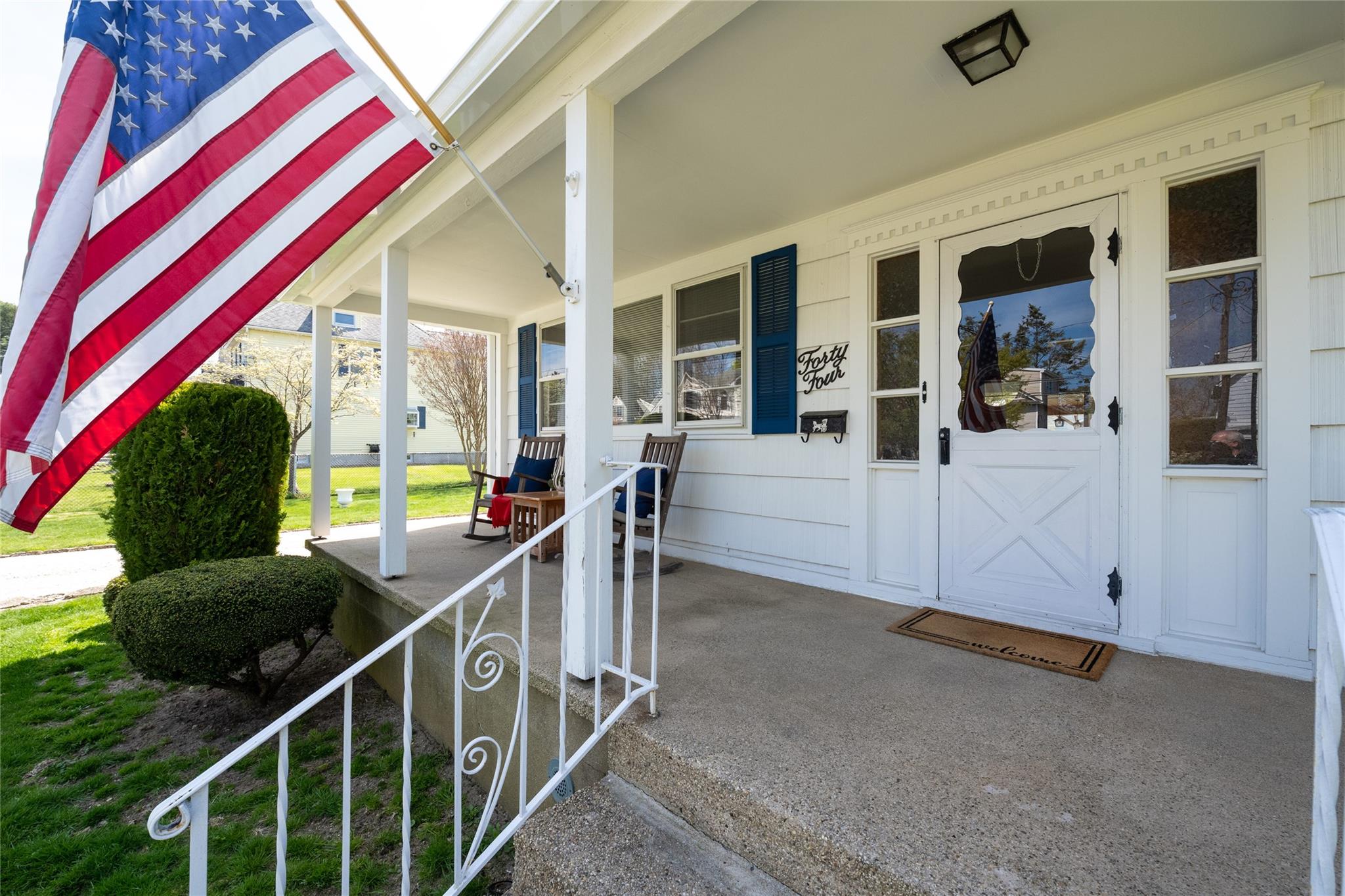 44 Avenue B, Port Washington, New York image 3