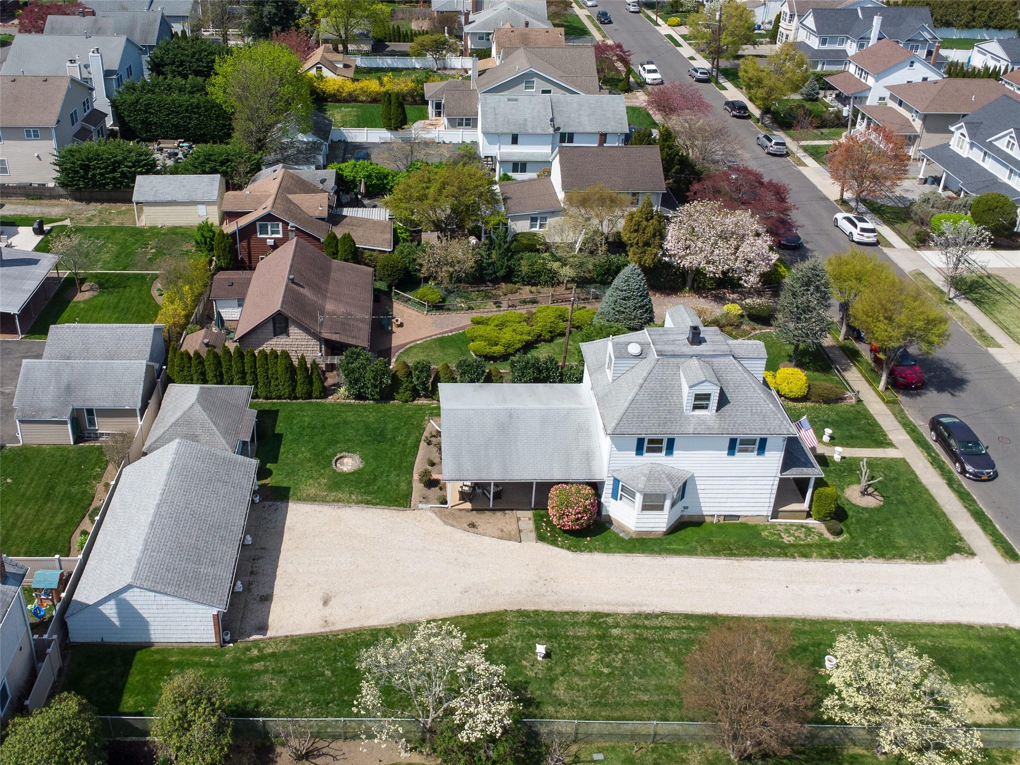 44 Avenue B, Port Washington, New York image 24