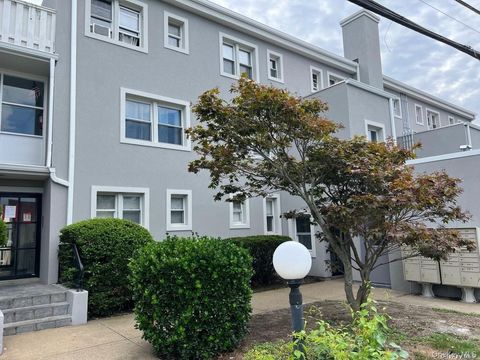 Photo of 830 E Broadway #106, Long Beach, NY 11561 (MLS # 990048)