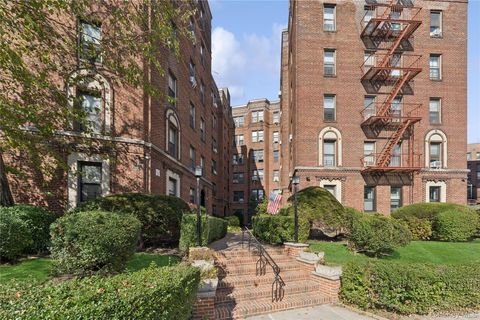 115 25 84th Avenue Unit 5L, Kew Garden Hills, NY 11418 - MLS#: 927547