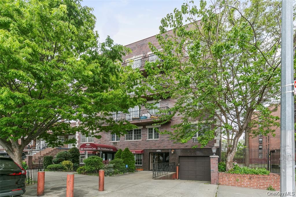 Photo of 108-27 63rd Avenue #3B, Forest Hills, NY 11375 (MLS # 966014)