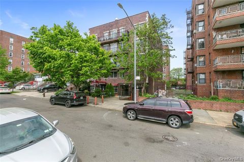 Photo of 108-27 63rd Avenue #3B, Forest Hills, NY 11375 (MLS # 966014)