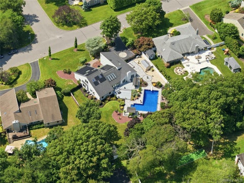 Homes For Sale - 31 Deer Run<br/> East Islip, NY 11730