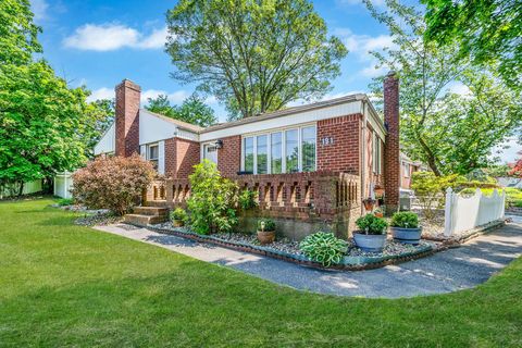 191 Laurel Road East Northport NY 11731