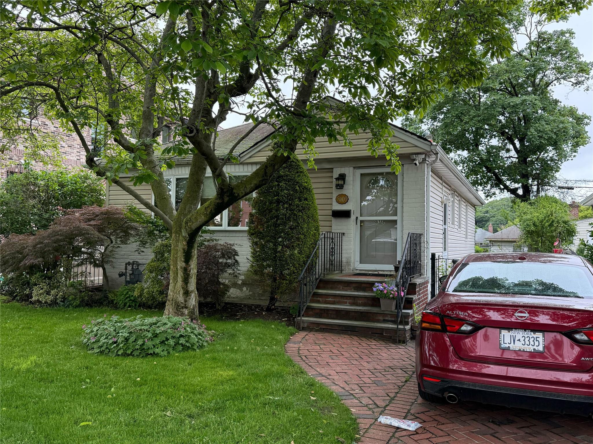 Property for Sale at 230 Street, Bayside, Queens, NY - Bedrooms: 3 
Bathrooms: 2 
Rooms: 9  - $988,000