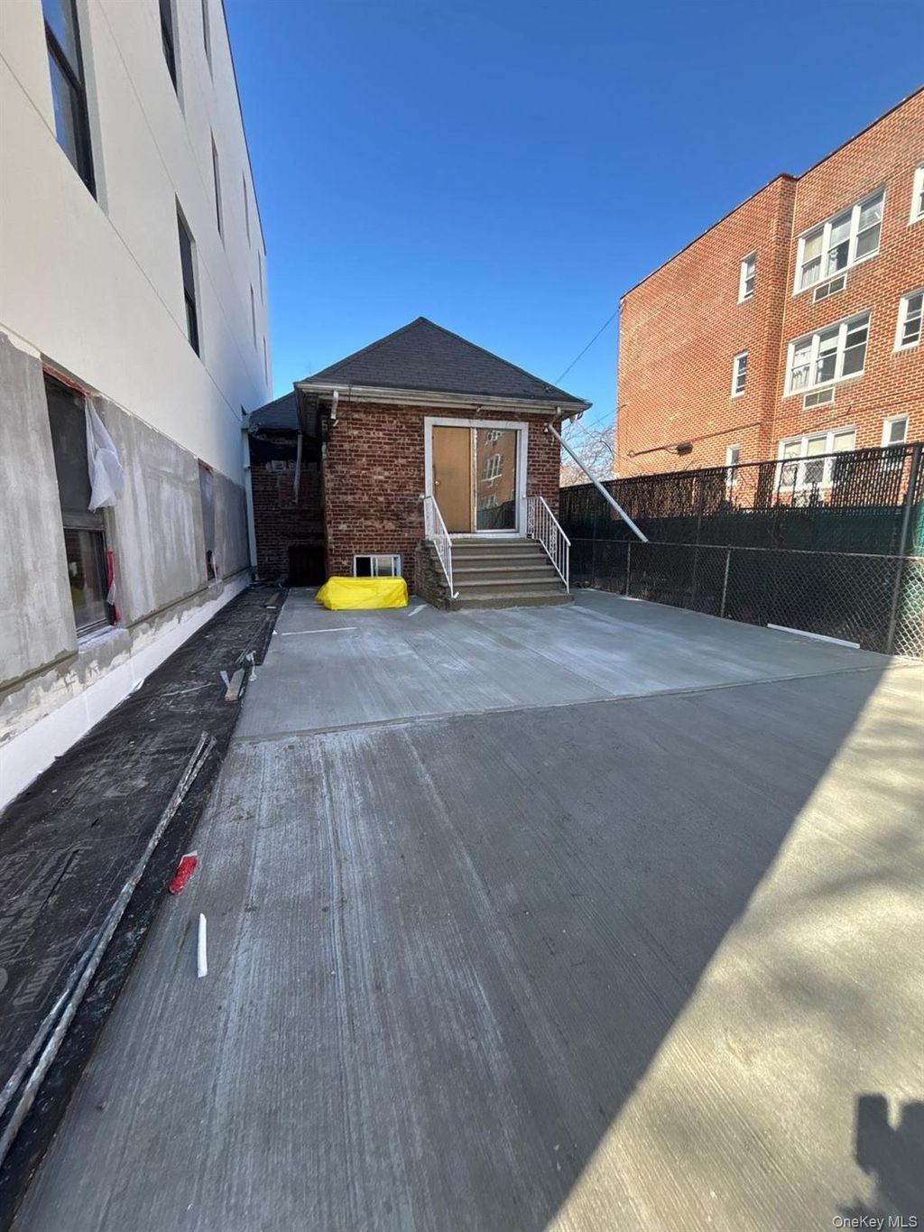 Photo of 1978 Needham Avenue, Bronx, NY 10466 (MLS # 976187)