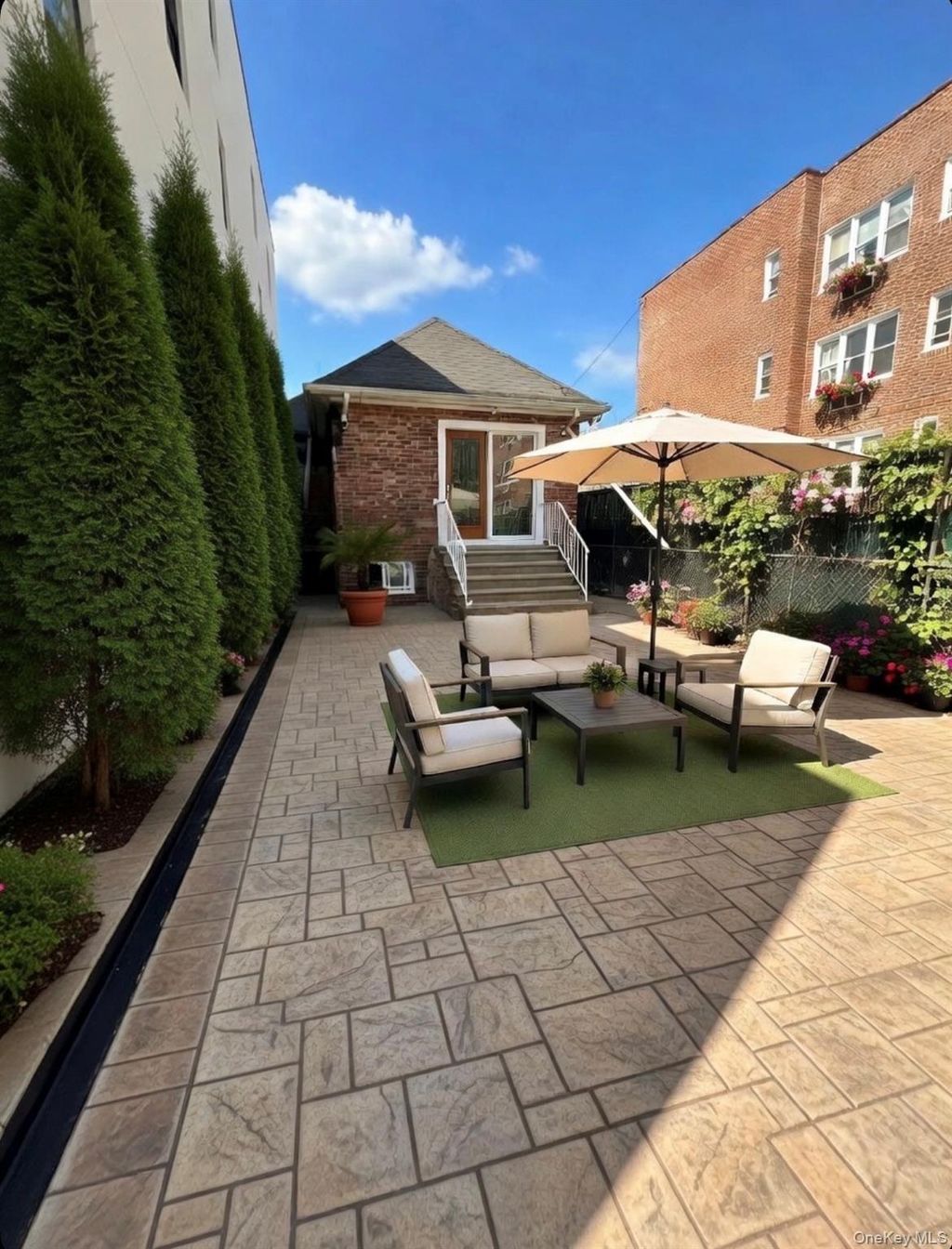 Photo of 1978 Needham Avenue, Bronx, NY 10466 (MLS # 976187)