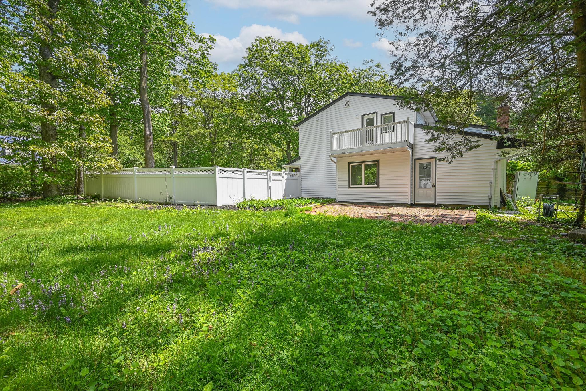 1 Parkhill Court, Huntington, New York image 5