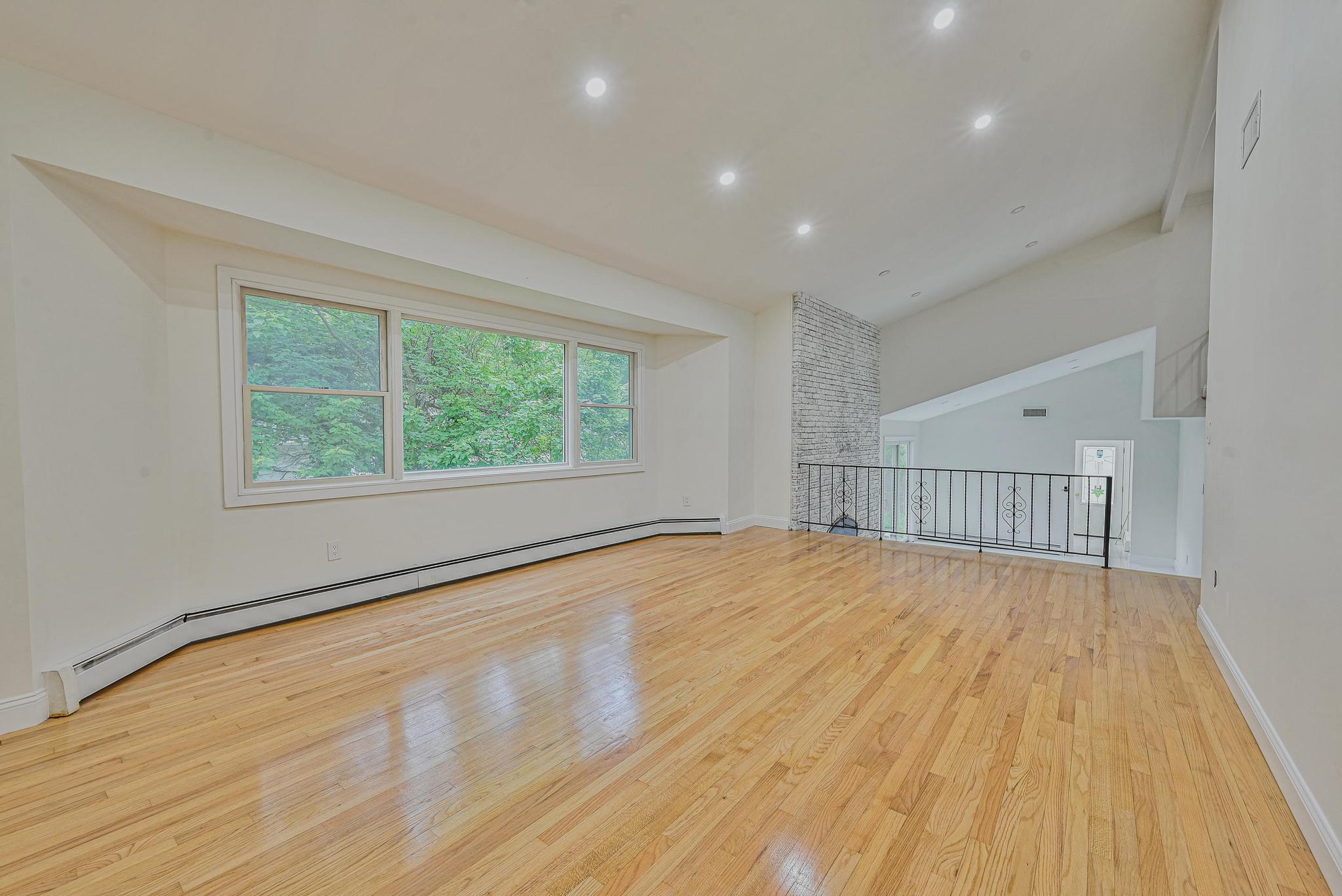 1 Parkhill Court, Huntington, New York image 15